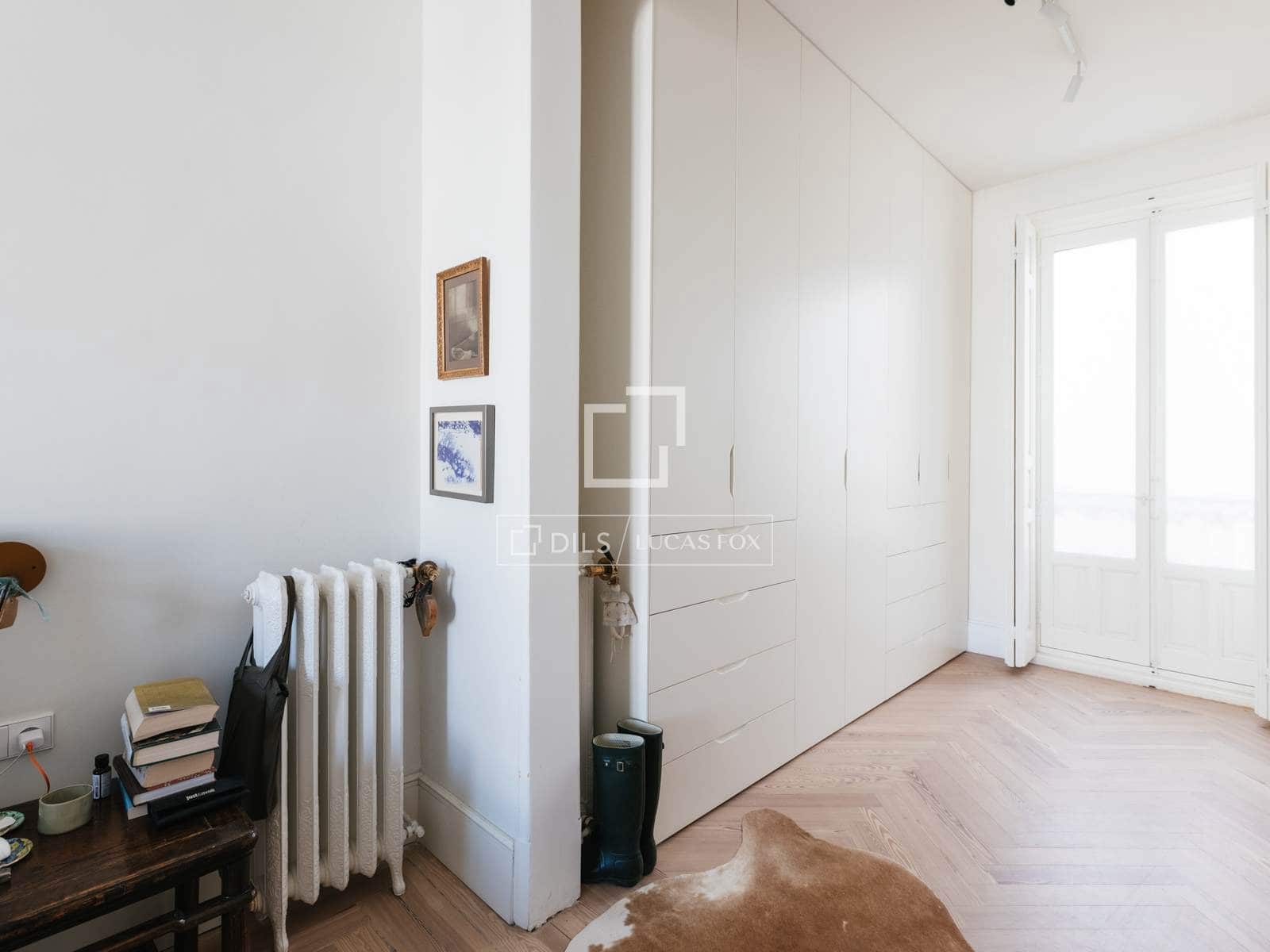 3 quarto Apartamento para arrendar em Madrid cidade com garagem - 12 000 € (Ref: 10016652)