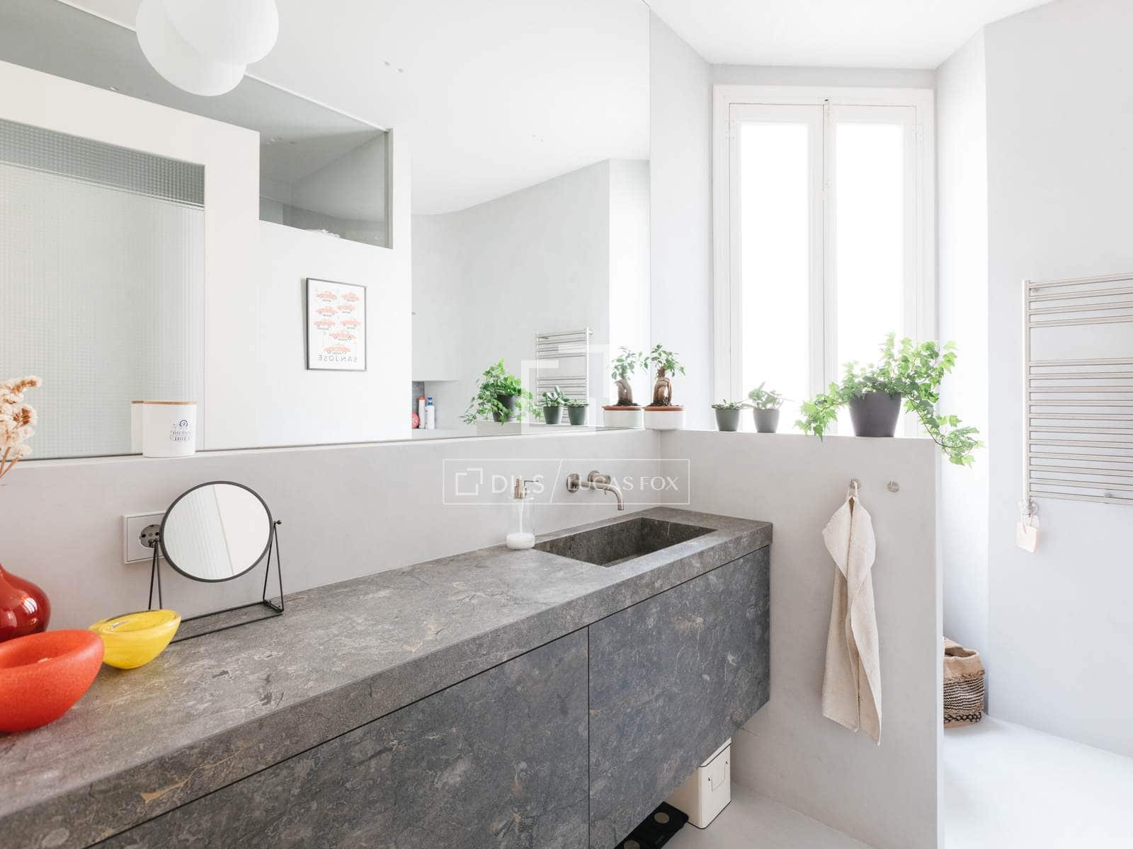 3 quarto Apartamento para arrendar em Madrid cidade com garagem - 12 000 € (Ref: 10016652)