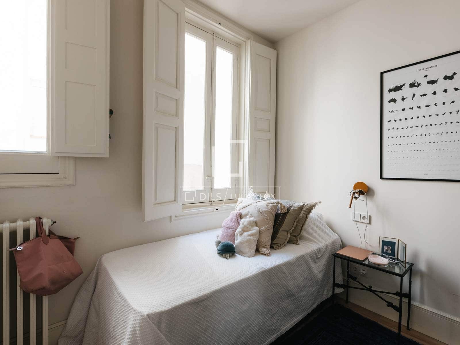 3 quarto Apartamento para arrendar em Madrid cidade com garagem - 12 000 € (Ref: 10016652)