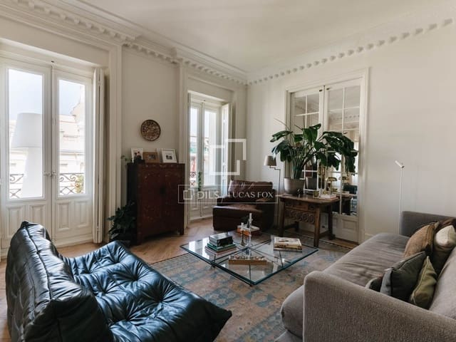 3 quarto Apartamento para arrendar em Jerónimos, Madrid cidade com garagem - 12 000 € (Ref: 10016652)