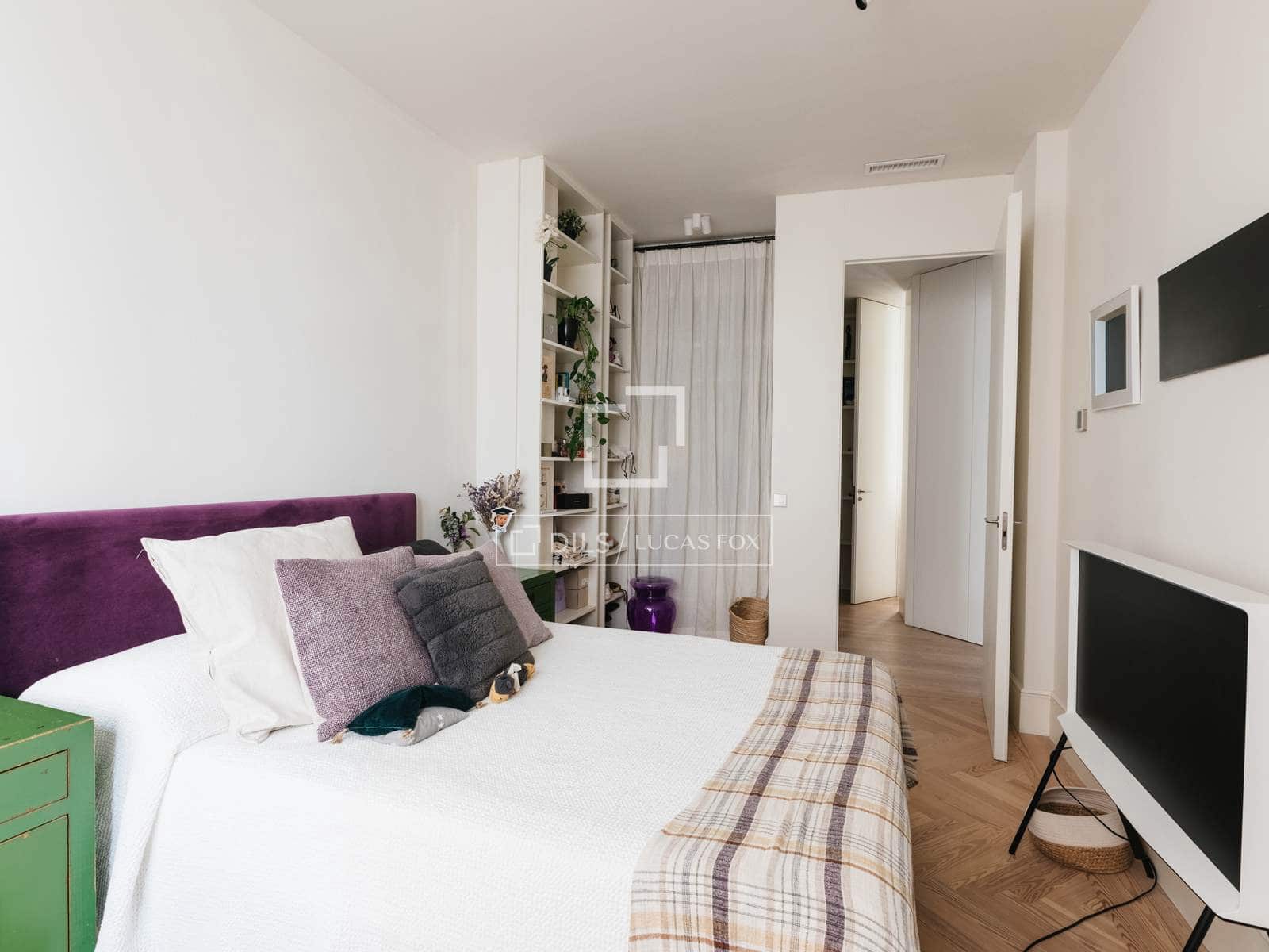 3 quarto Apartamento para arrendar em Madrid cidade com garagem - 12 000 € (Ref: 10016652)