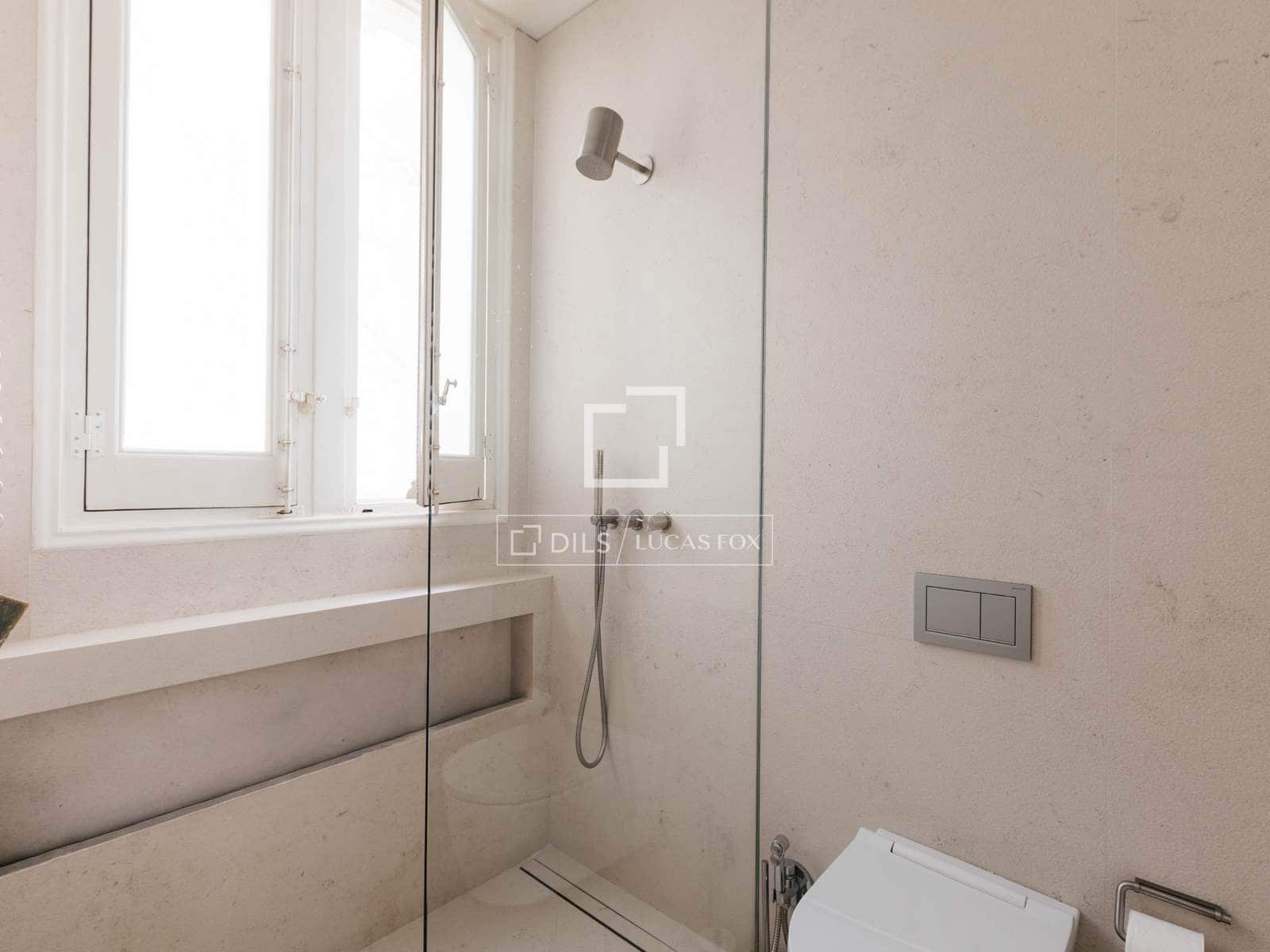 3 quarto Apartamento para arrendar em Madrid cidade com garagem - 12 000 € (Ref: 10016652)