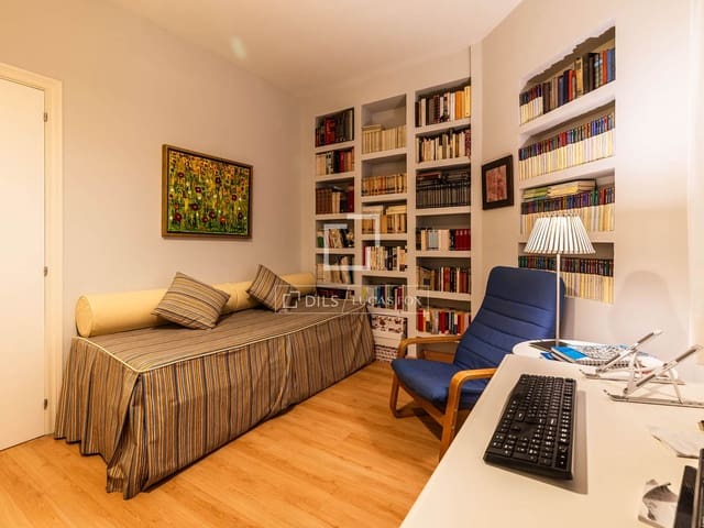 3 bedroom Apartment for sale in Rios Rosas, Madrid city - € 1,250,000 (Ref: 10016653)