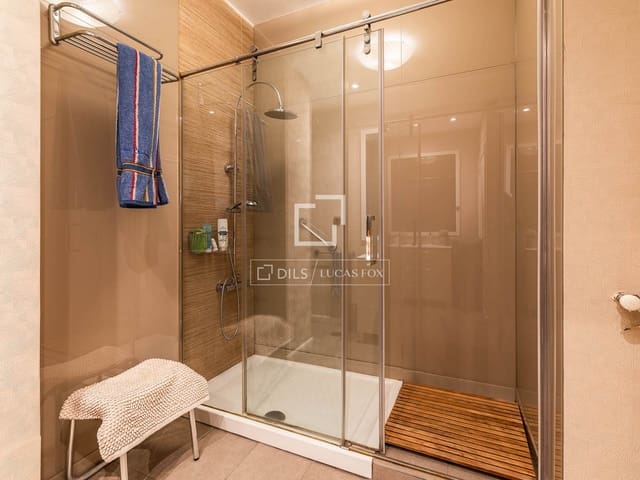 3 bedroom Apartment for sale in Rios Rosas, Madrid city - € 1,250,000 (Ref: 10016653)