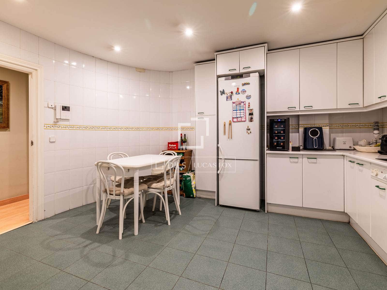 3 bedroom Apartment for sale in Madrid city - € 1,250,000 (Ref: 10016653)