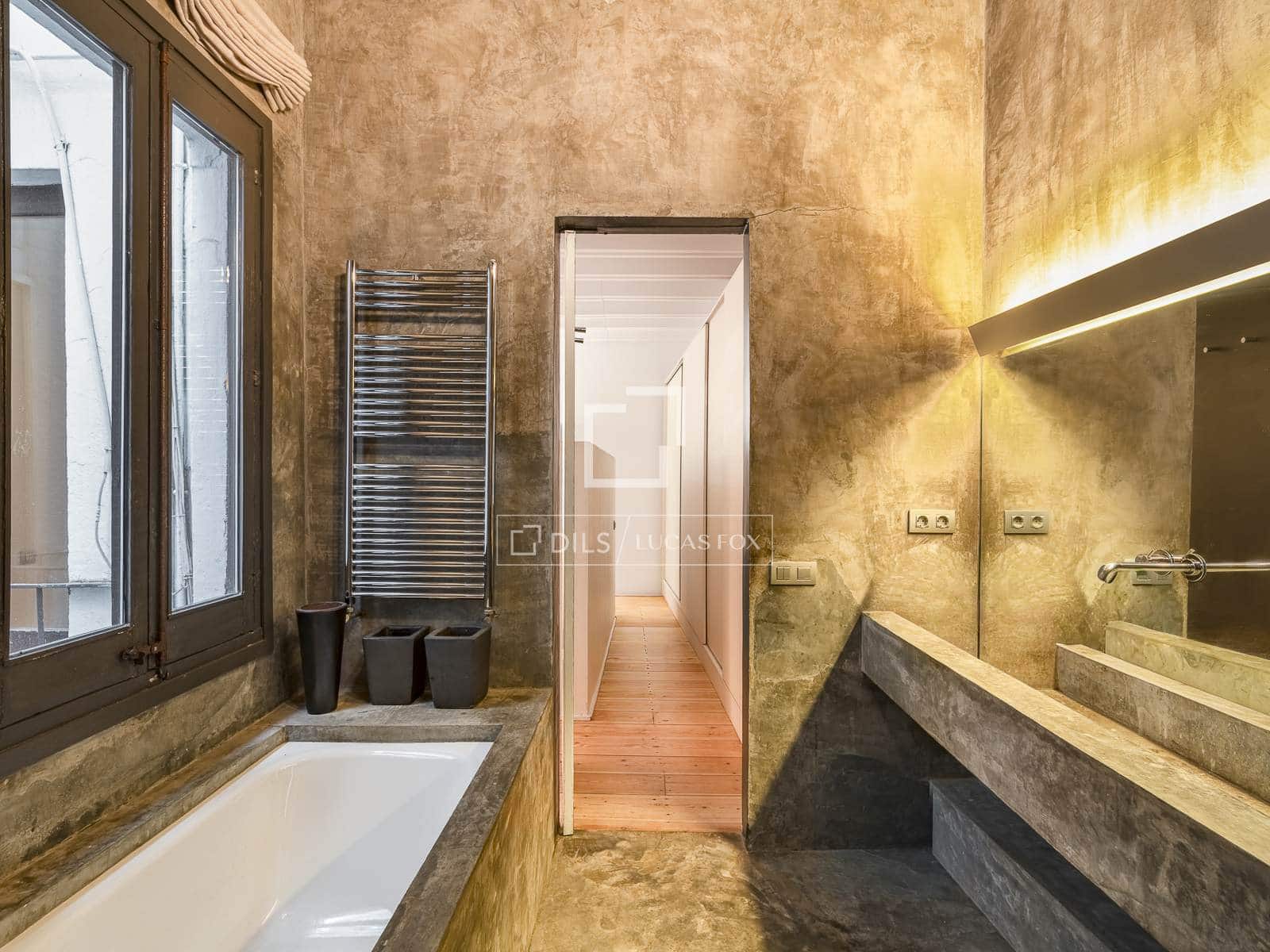 2 bedroom Apartment for sale in Barcelona city - € 825,000 (Ref: 10016757)