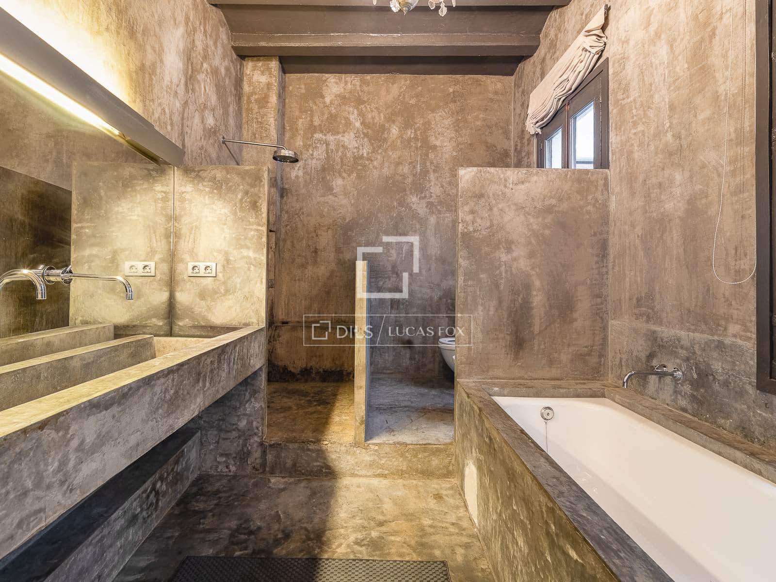 2 bedroom Apartment for sale in Barcelona city - € 825,000 (Ref: 10016757)