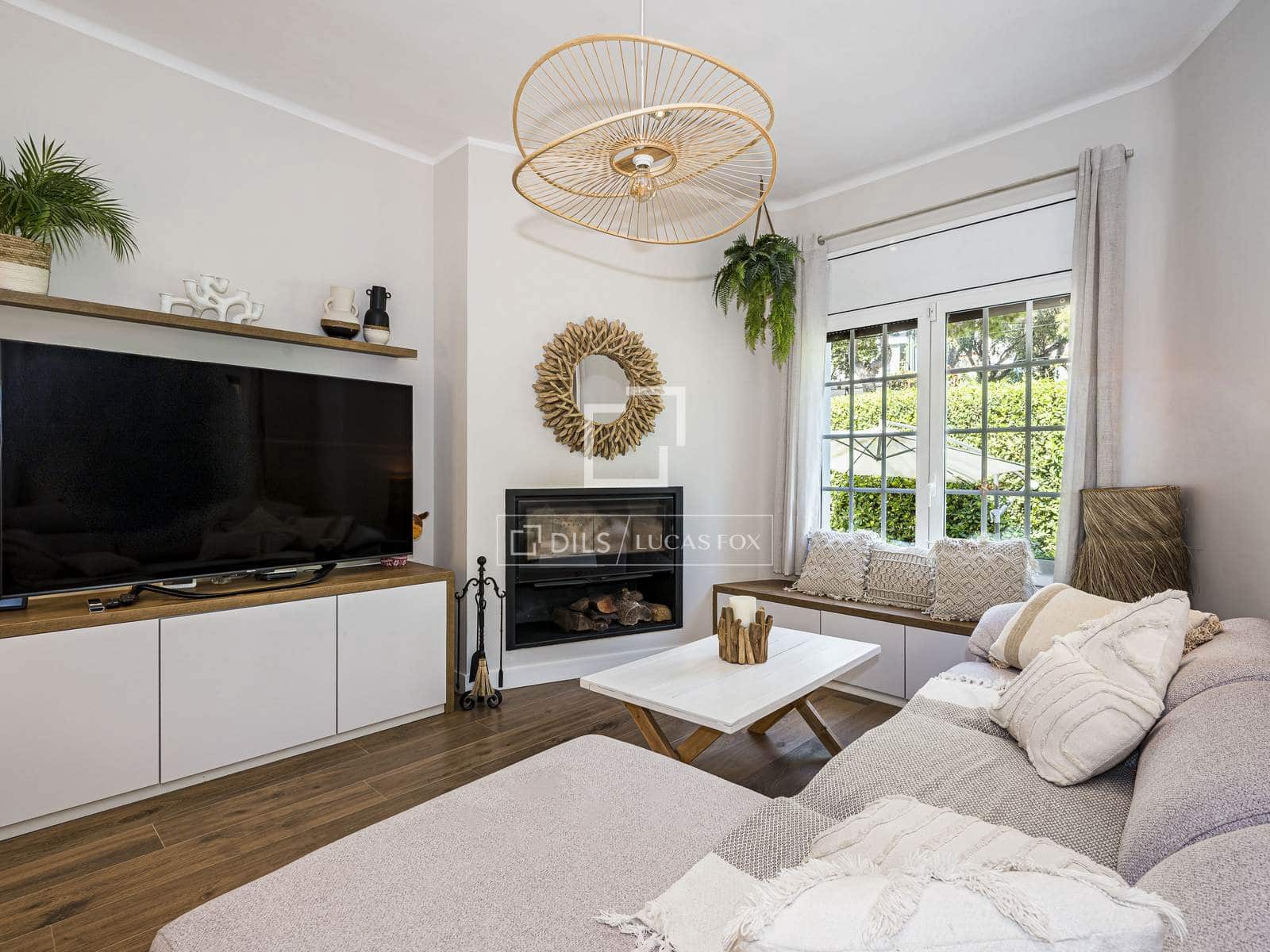 3 sypialnia Willa na sprzedaż w Castelldefels z basenem garażem - 995 000 € (Ref: 10016819)