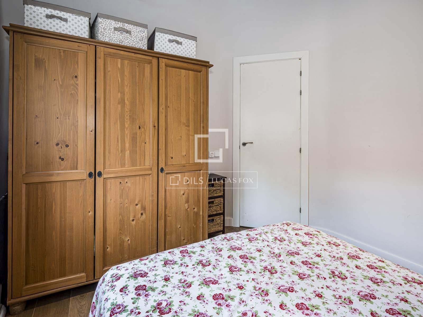 3 sypialnia Willa na sprzedaż w Castelldefels z basenem garażem - 995 000 € (Ref: 10016819)
