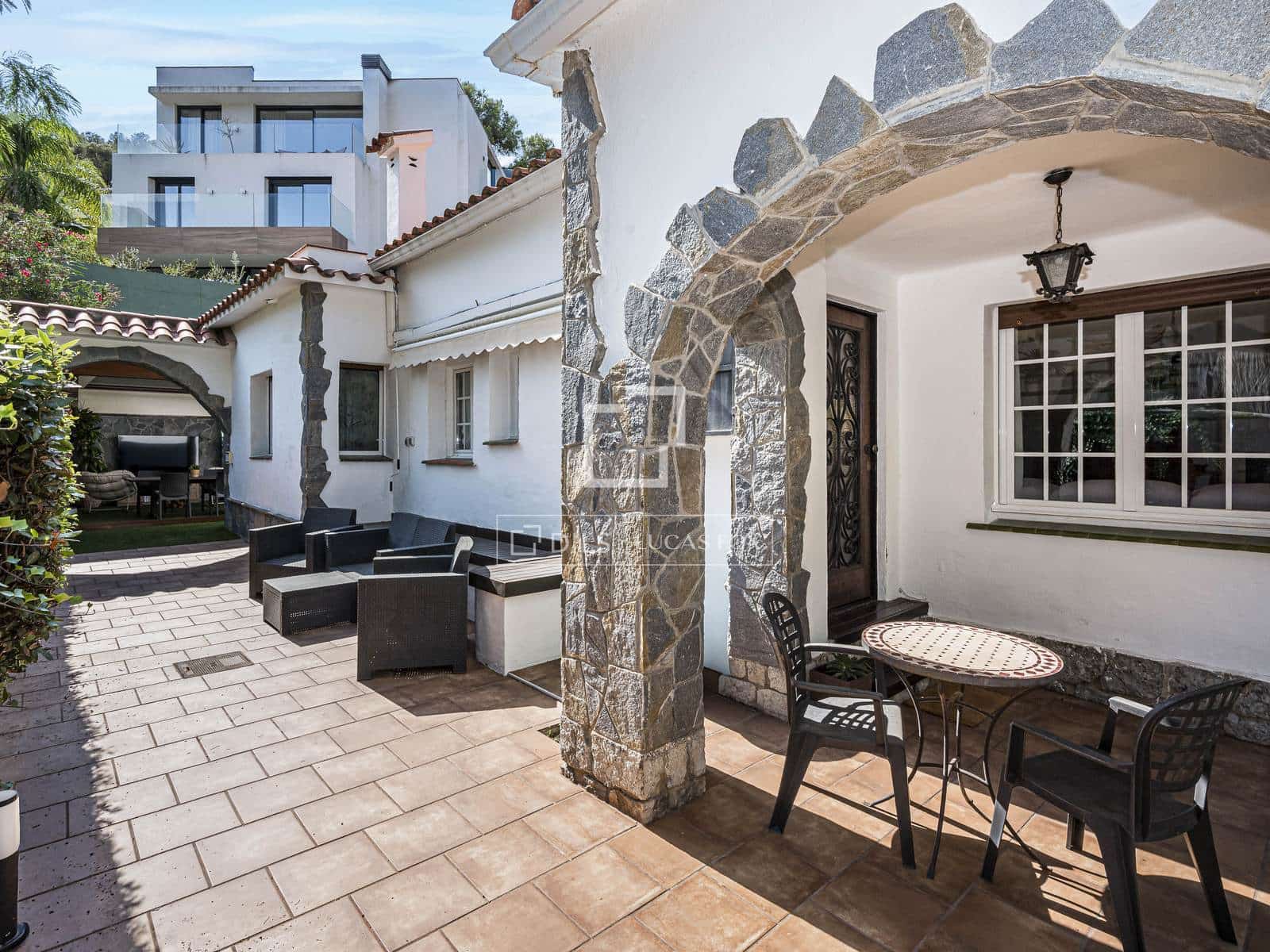 3 sypialnia Willa na sprzedaż w Castelldefels z basenem garażem - 995 000 € (Ref: 10016819)