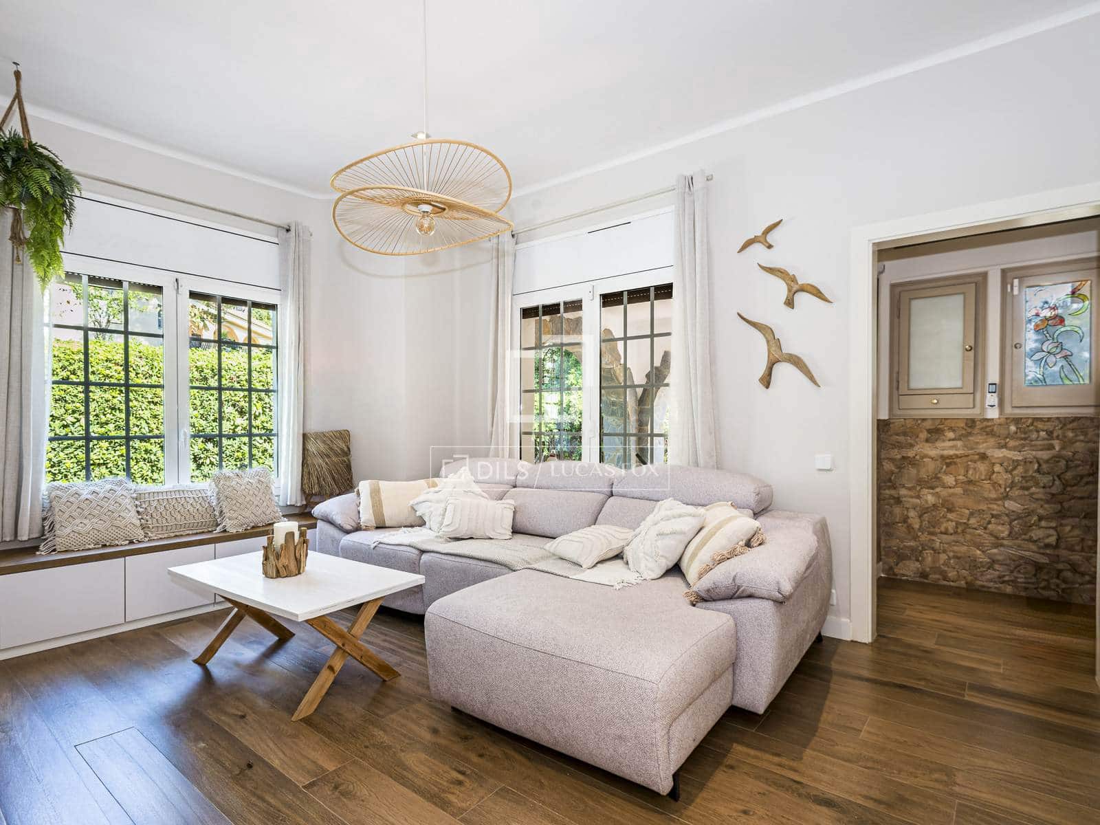 3 sypialnia Willa na sprzedaż w Castelldefels z basenem garażem - 995 000 € (Ref: 10016819)