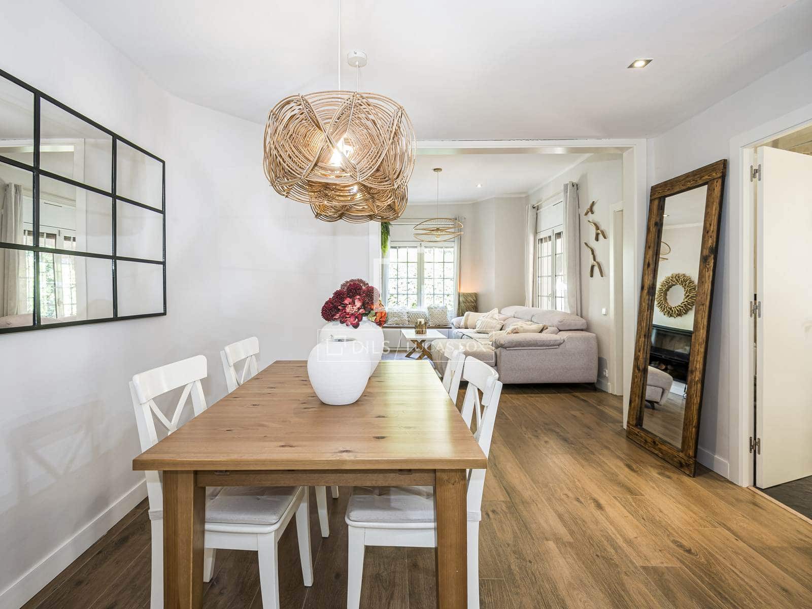 3 sypialnia Willa na sprzedaż w Castelldefels z basenem garażem - 995 000 € (Ref: 10016819)
