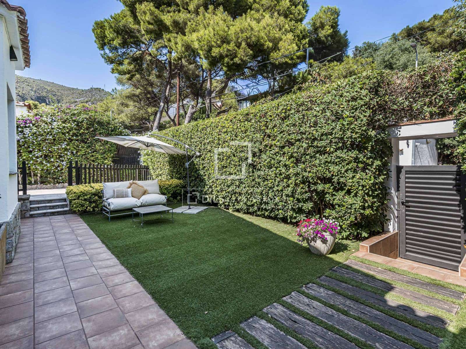 3 sypialnia Willa na sprzedaż w Castelldefels z basenem garażem - 995 000 € (Ref: 10016819)