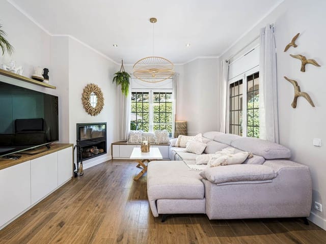 3 sypialnia Willa na sprzedaż w Castelldefels z basenem garażem - 995 000 € (Ref: 10016819)