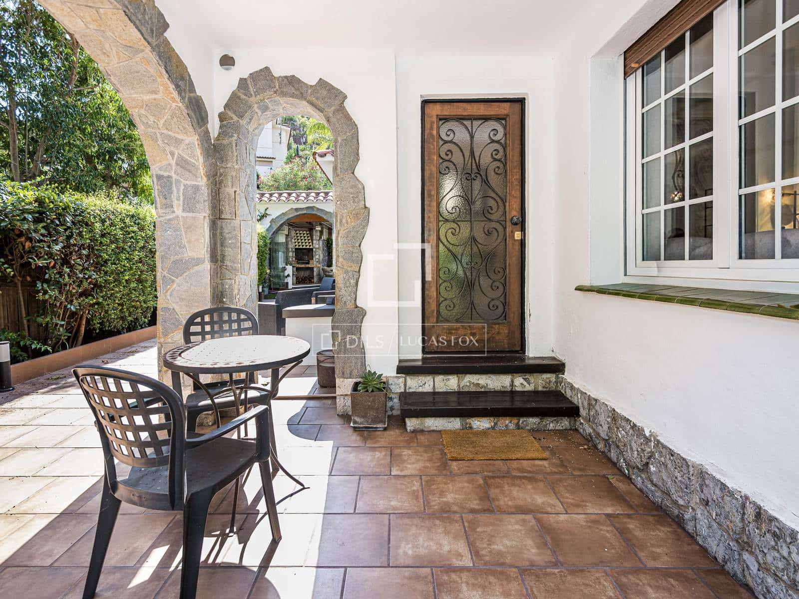 3 sypialnia Willa na sprzedaż w Castelldefels z basenem garażem - 995 000 € (Ref: 10016819)