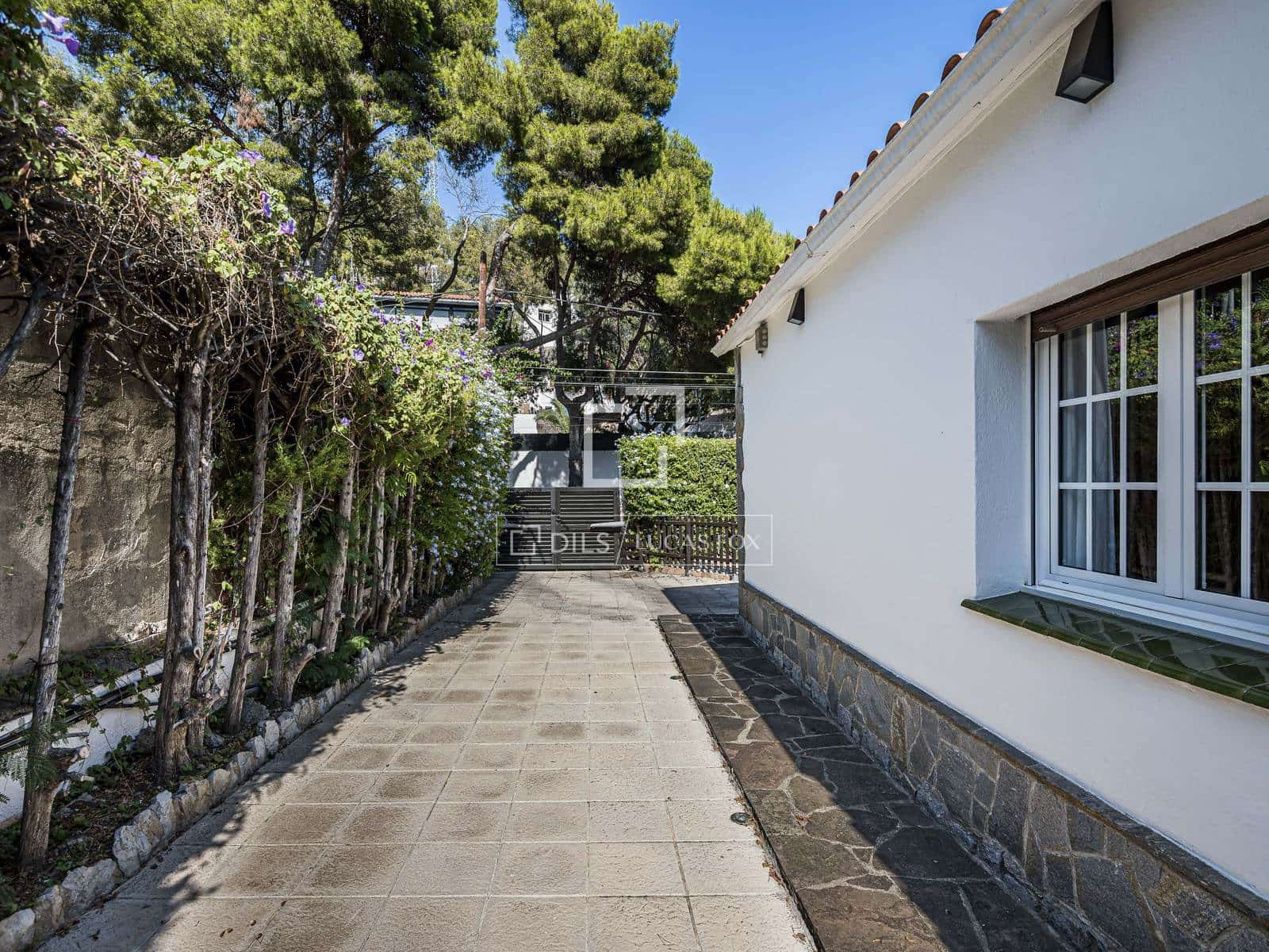 3 sypialnia Willa na sprzedaż w Castelldefels z basenem garażem - 995 000 € (Ref: 10016819)