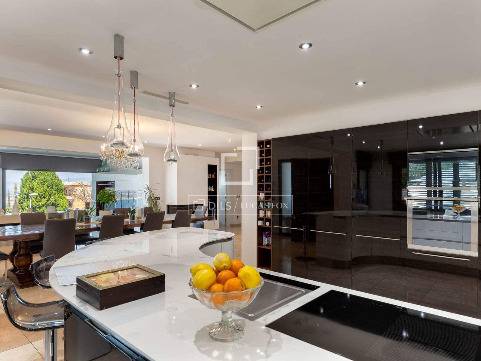 7 bedroom Villa for sale in Roses with pool garage - € 1,495,000 (Ref: 10016969)