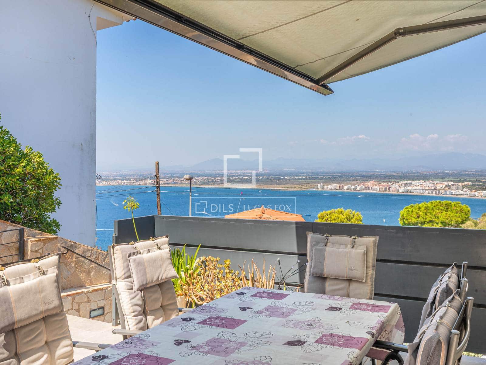 7 bedroom Villa for sale in Roses with pool garage - € 1,495,000 (Ref: 10016969)