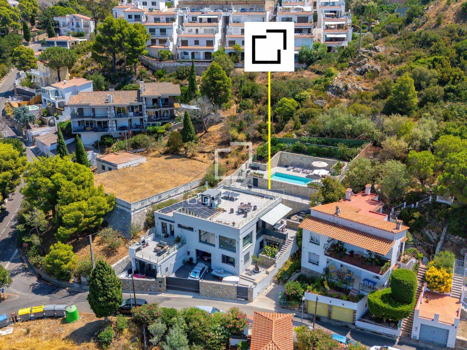 7 bedroom Villa for sale in Roses with pool garage - € 1,495,000 (Ref: 10016969)
