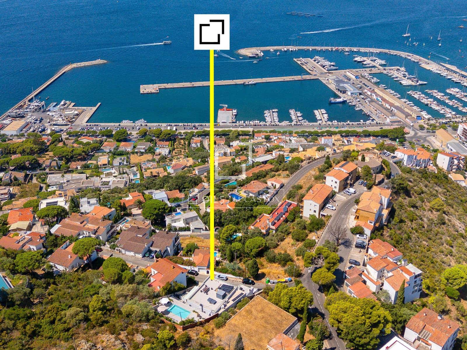 7 bedroom Villa for sale in Roses with pool garage - € 1,495,000 (Ref: 10016969)