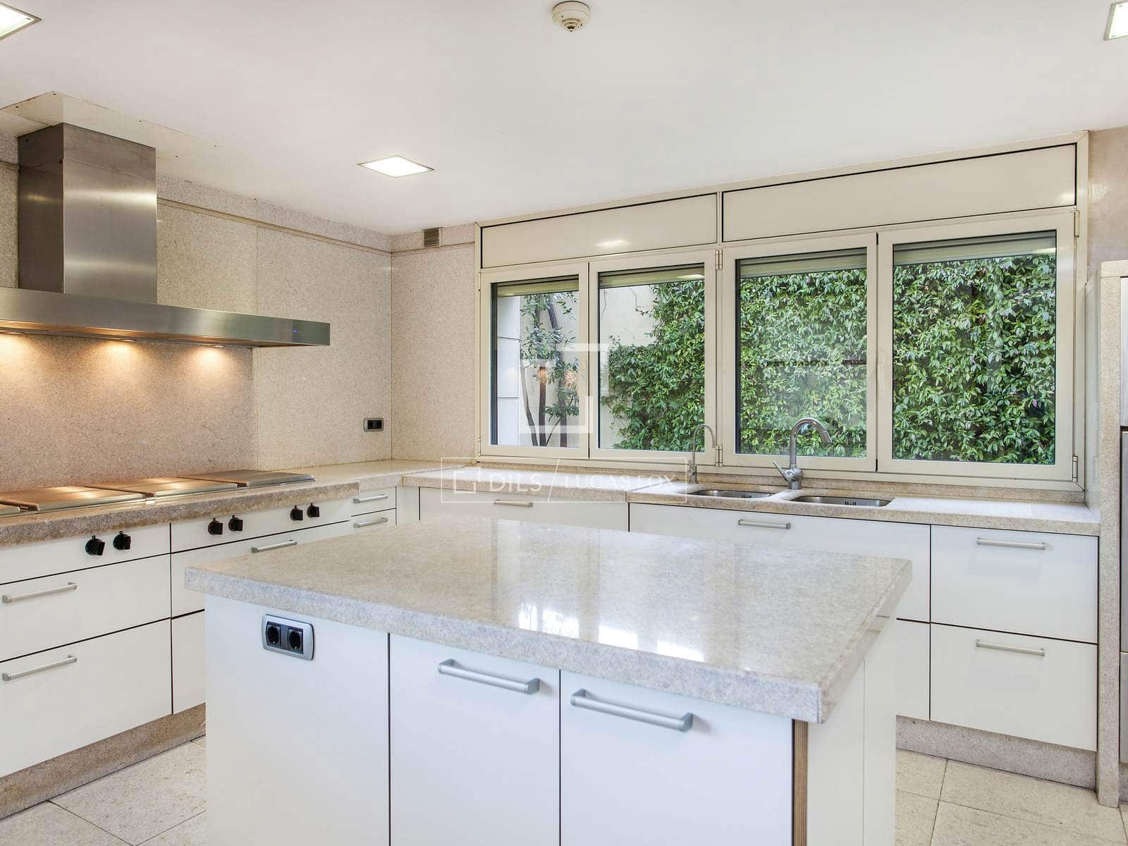 6 slaapkamer Villa te koop in Barcelona stad met garage - € 7.450.000 (Ref: 10019338)