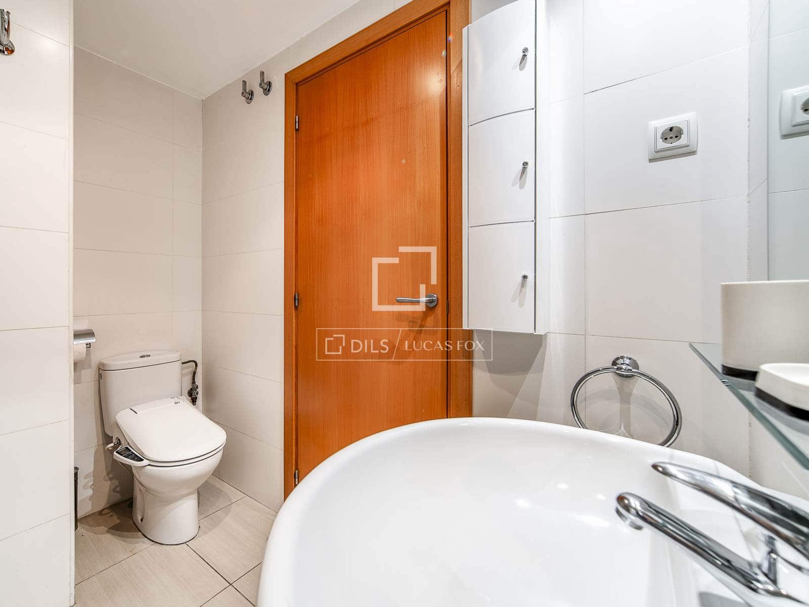2 bedroom Penthouse for sale in Barcelona city with pool - € 750,000 (Ref: 10019499)