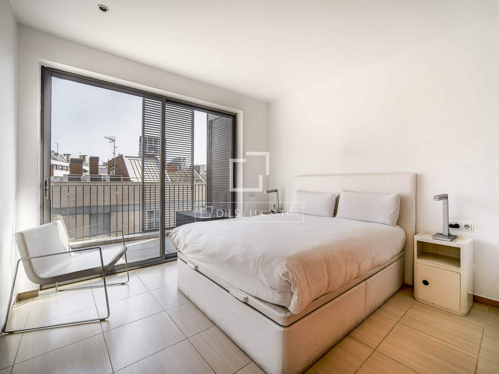 2 bedroom Penthouse for sale in Barcelona city with pool - € 750,000 (Ref: 10019499)