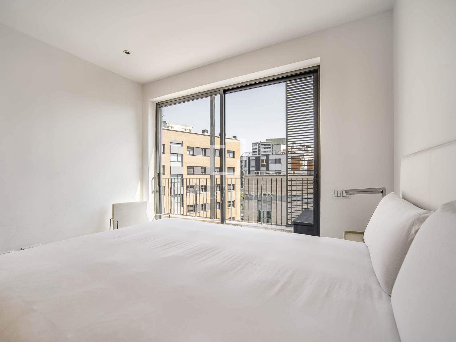 2 bedroom Penthouse for sale in Barcelona city with pool - € 750,000 (Ref: 10019499)