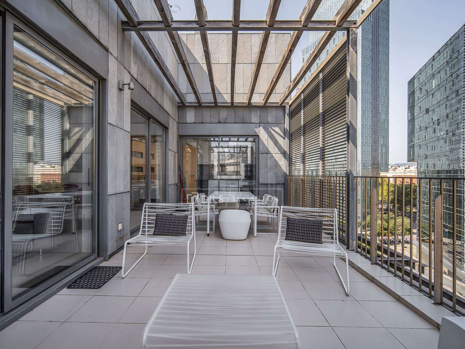 2 bedroom Penthouse for sale in Barcelona city with pool - € 750,000 (Ref: 10019499)