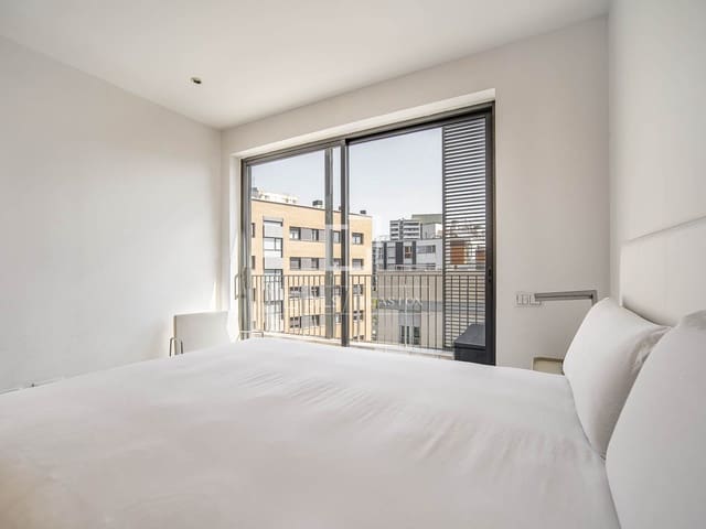 2 bedroom Penthouse for sale in Barcelona city with pool - € 750,000 (Ref: 10019499)