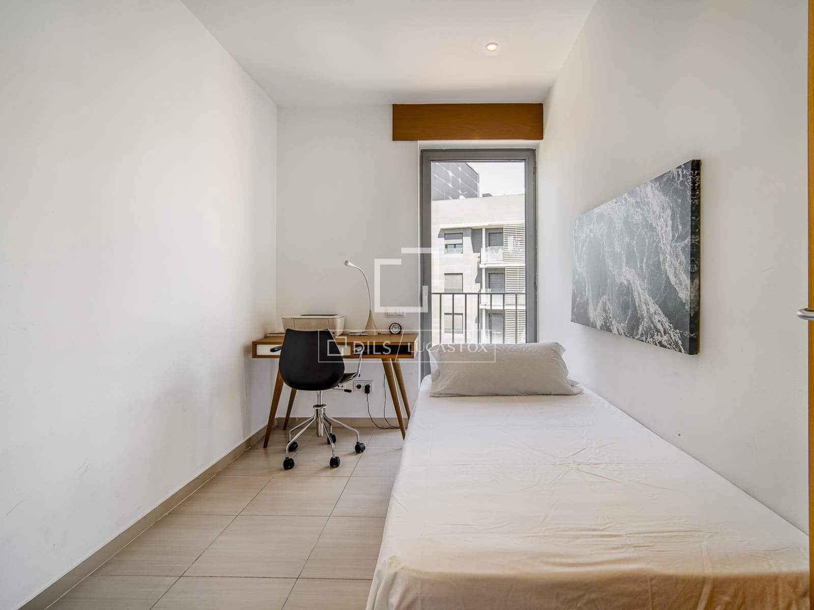 2 bedroom Penthouse for sale in Barcelona city with pool - € 750,000 (Ref: 10019499)