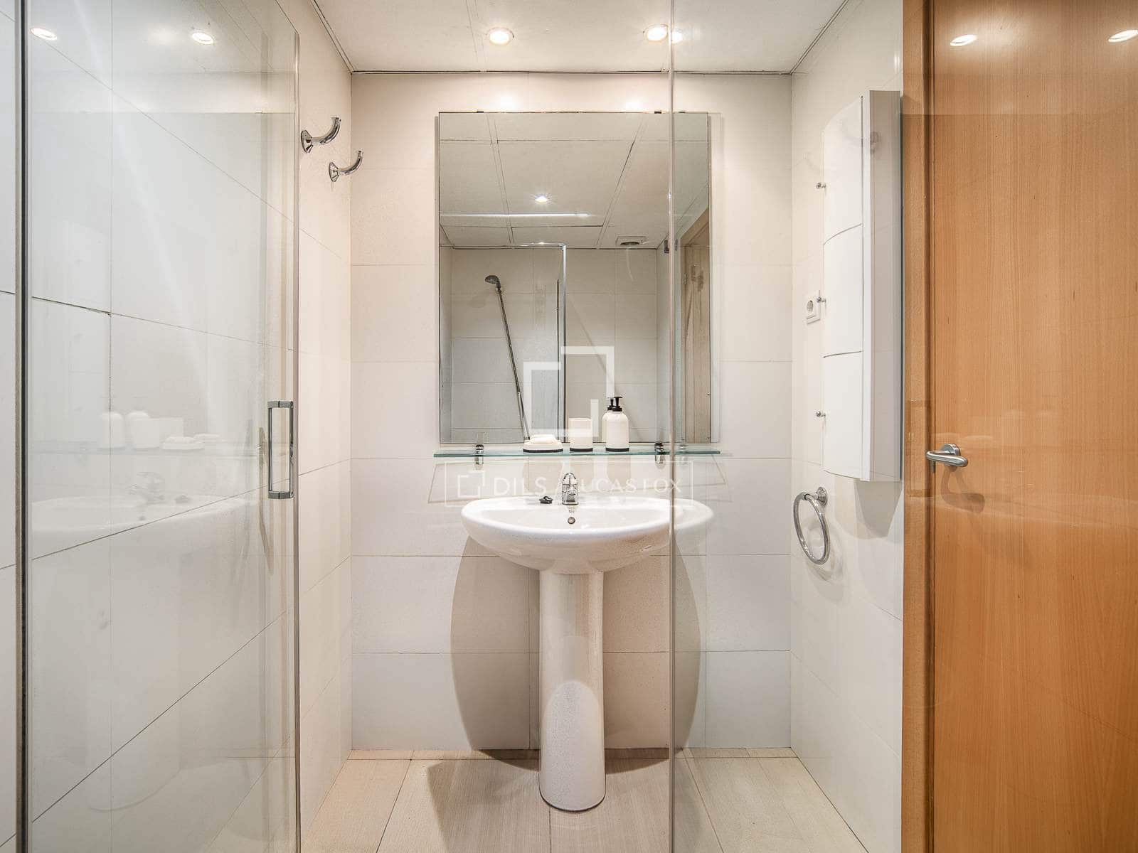 2 bedroom Penthouse for sale in Barcelona city with pool - € 750,000 (Ref: 10019499)