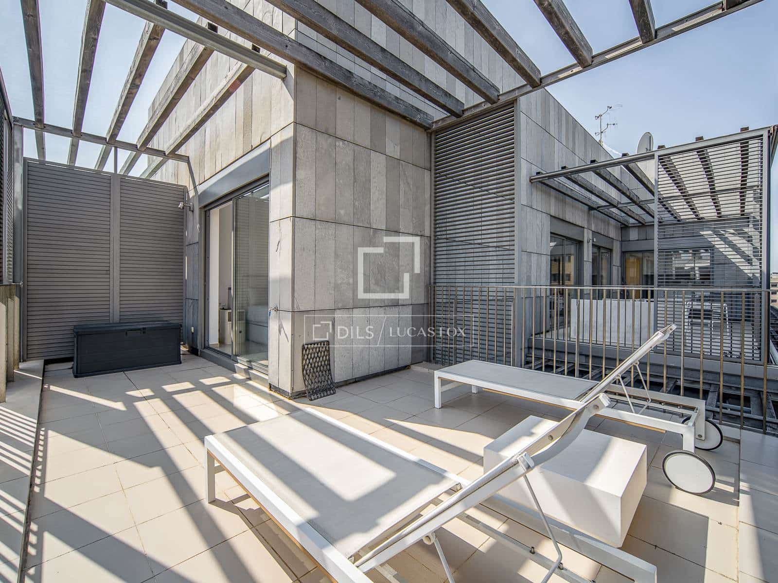 2 bedroom Penthouse for sale in Barcelona city with pool - € 750,000 (Ref: 10019499)