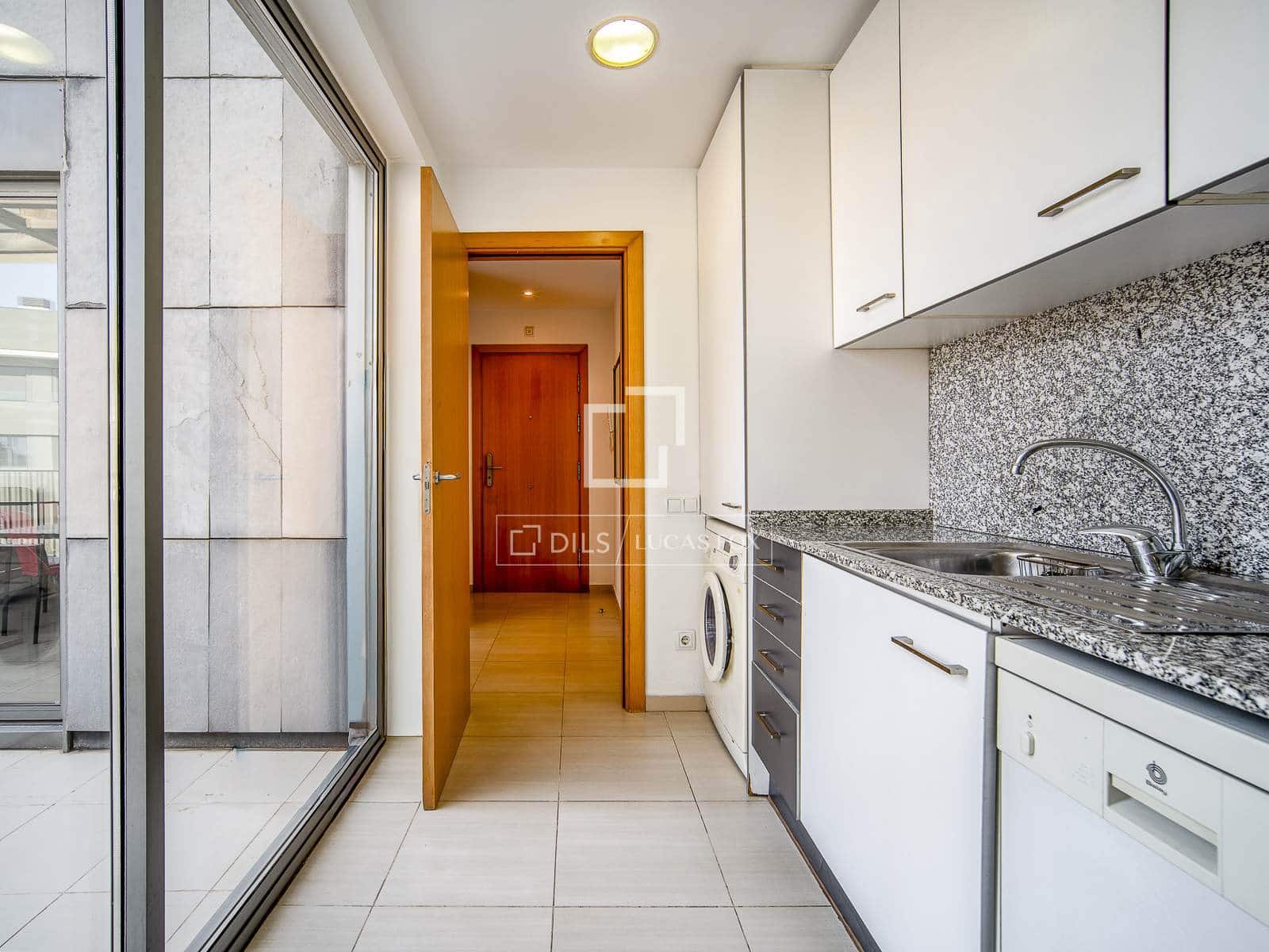 2 bedroom Penthouse for sale in Barcelona city with pool - € 750,000 (Ref: 10019499)