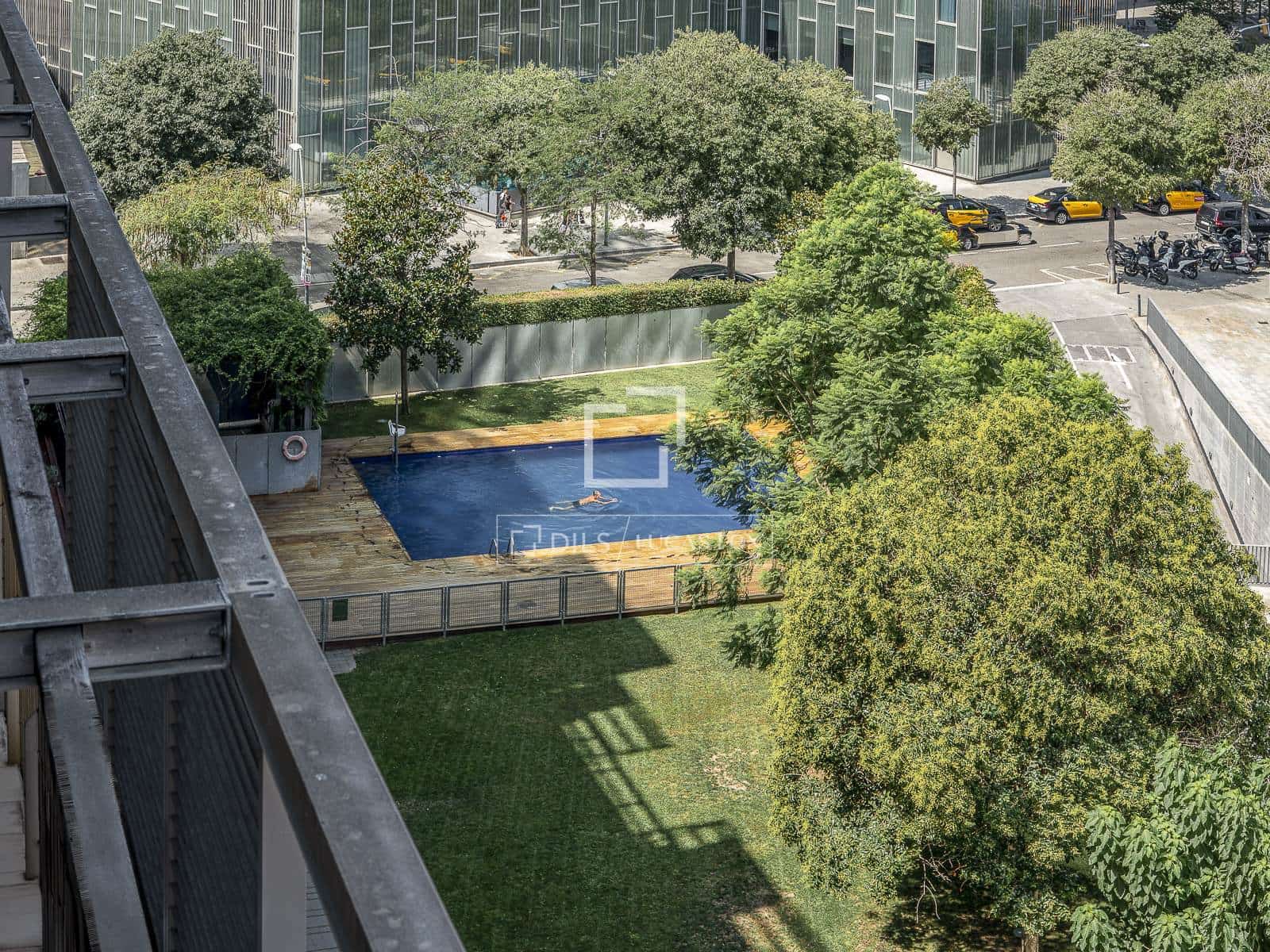 2 bedroom Penthouse for sale in Barcelona city with pool - € 750,000 (Ref: 10019499)