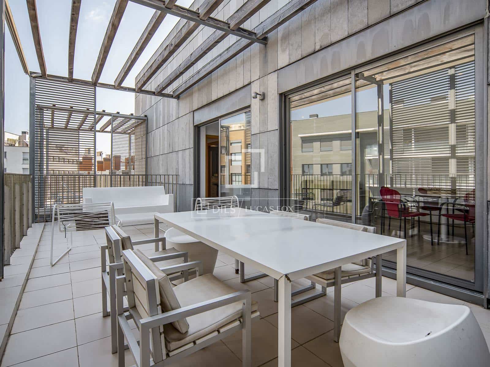 2 bedroom Penthouse for sale in Barcelona city with pool - € 750,000 (Ref: 10019499)