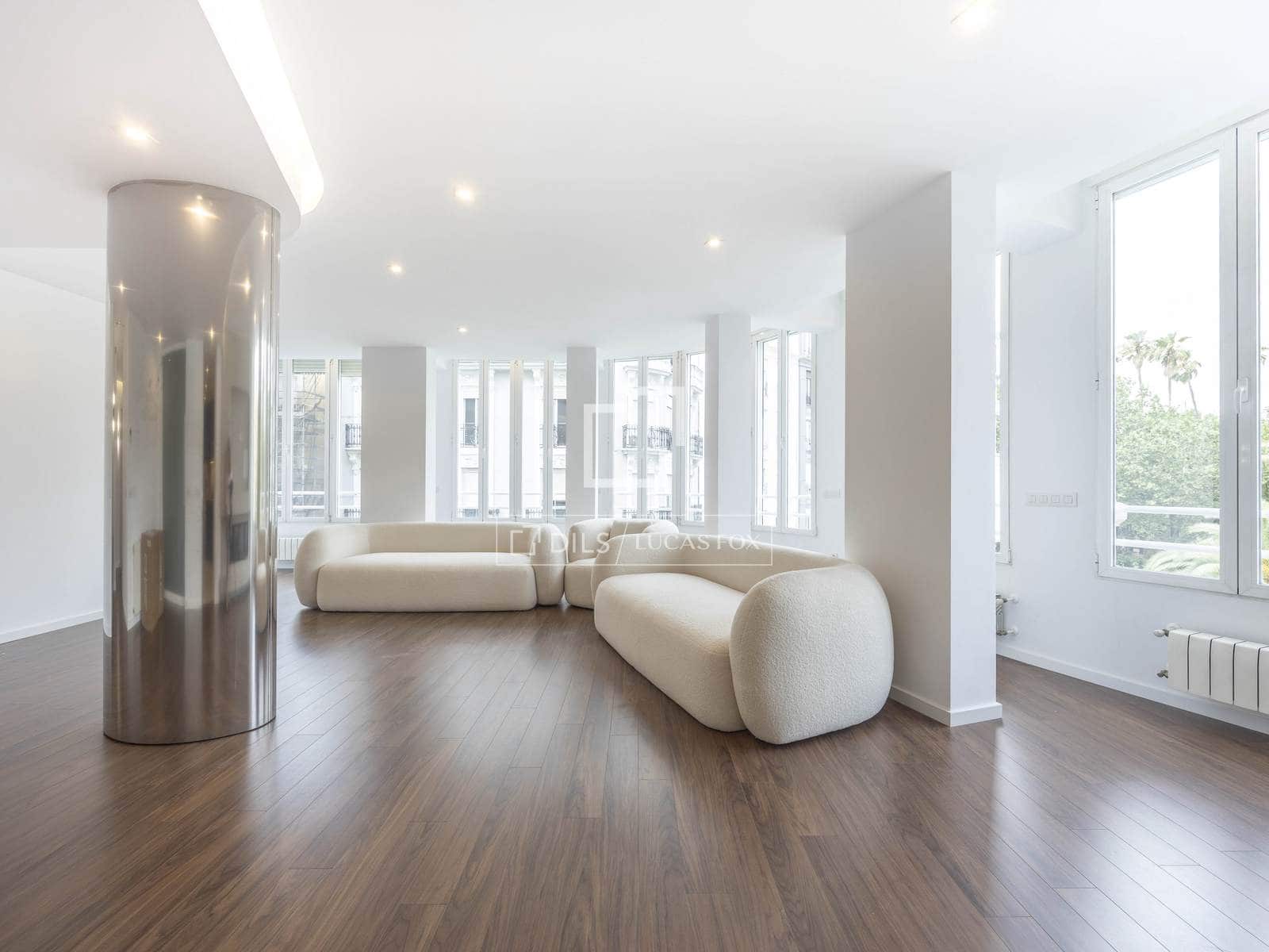 Apartamento de 5 habitaciones en València ciudad en alquiler - 5.000 € (Ref: 10019690)
