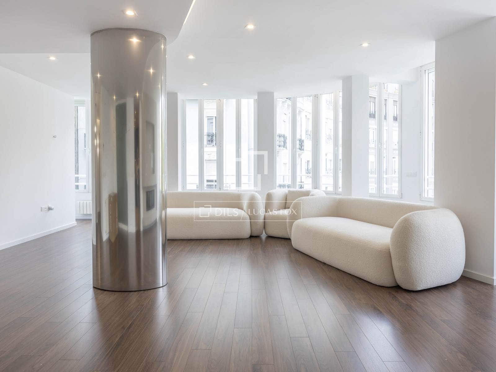 Apartamento de 5 habitaciones en València ciudad en alquiler - 5.000 € (Ref: 10019690)