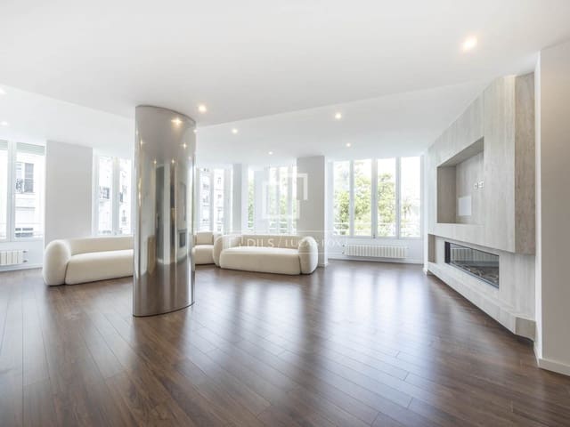 Apartamento de 5 habitaciones en València ciudad en alquiler - 5.000 € (Ref: 10019690)