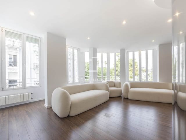 Apartamento de 5 habitaciones en València ciudad en alquiler - 5.000 € (Ref: 10019690)