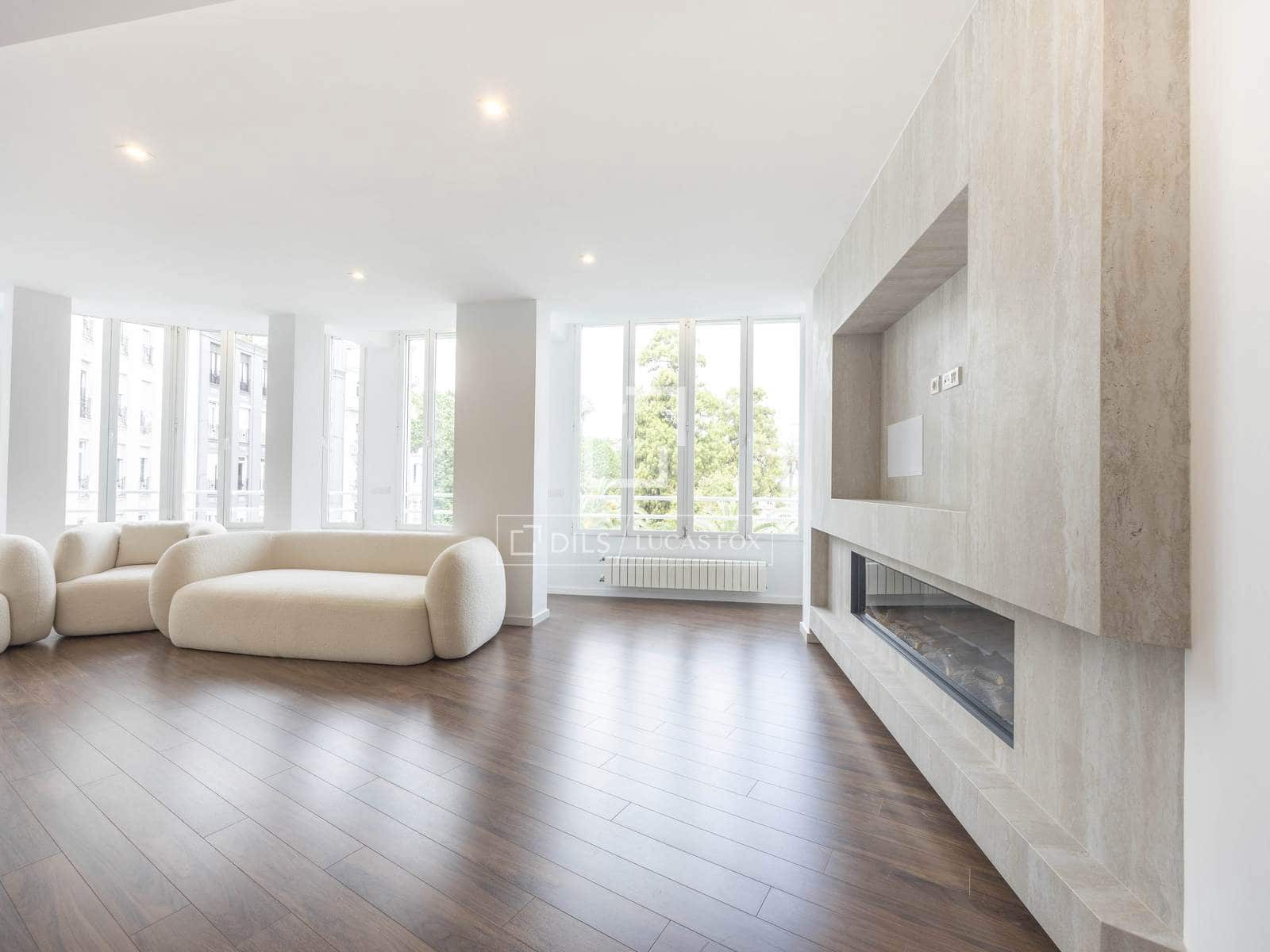 Apartamento de 5 habitaciones en València ciudad en alquiler - 5.000 € (Ref: 10019690)