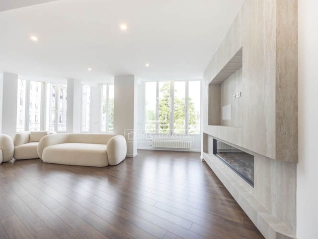 Apartamento de 5 habitaciones en València ciudad en alquiler - 5.000 € (Ref: 10019690)