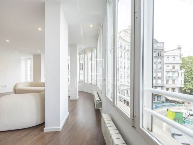 Apartamento de 5 habitaciones en València ciudad en alquiler - 5.000 € (Ref: 10019690)