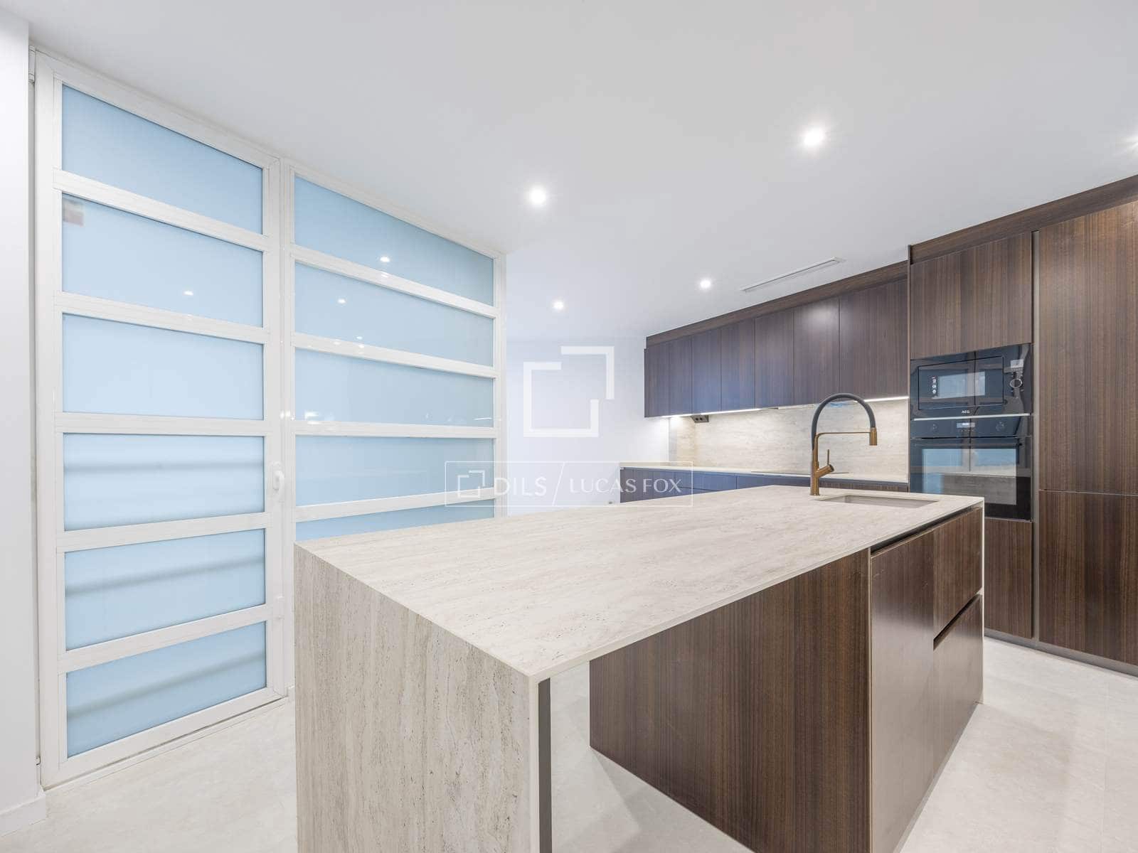 Apartamento de 5 habitaciones en València ciudad en alquiler - 5.000 € (Ref: 10019690)