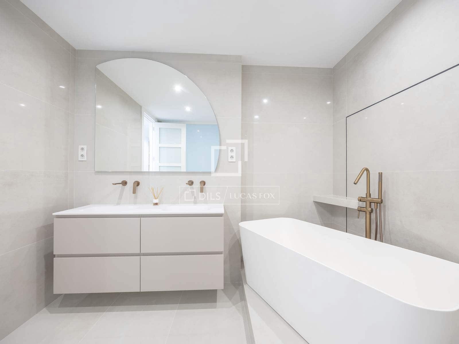 Apartamento de 5 habitaciones en València ciudad en alquiler - 5.000 € (Ref: 10019690)