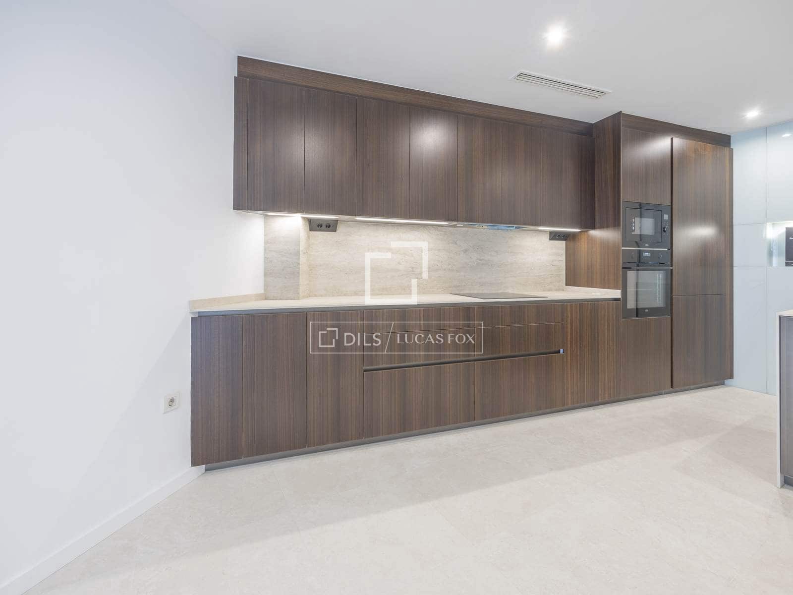 Apartamento de 5 habitaciones en València ciudad en alquiler - 5.000 € (Ref: 10019690)