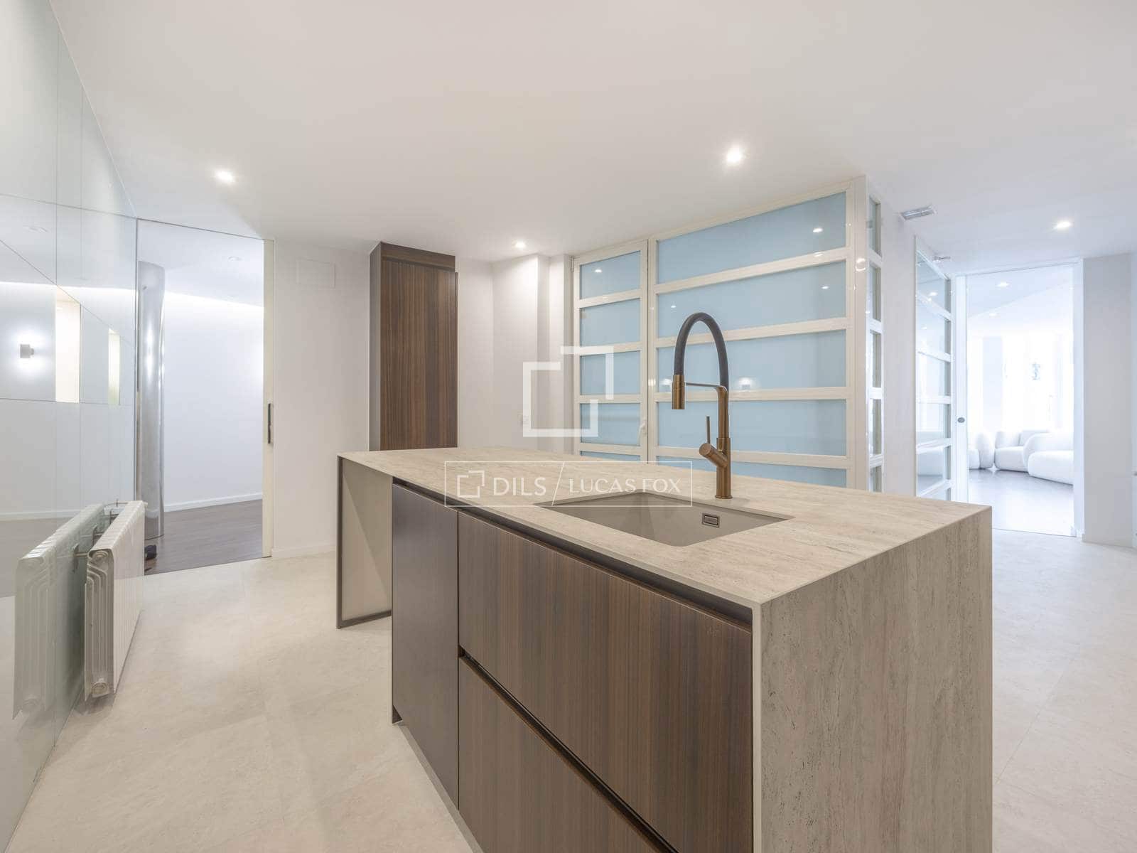 Apartamento de 5 habitaciones en València ciudad en alquiler - 5.000 € (Ref: 10019690)