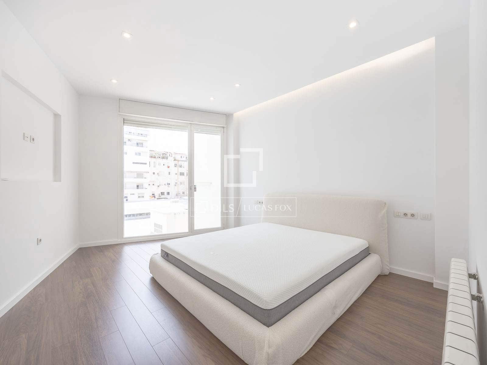 Apartamento de 5 habitaciones en València ciudad en alquiler - 5.000 € (Ref: 10019690)
