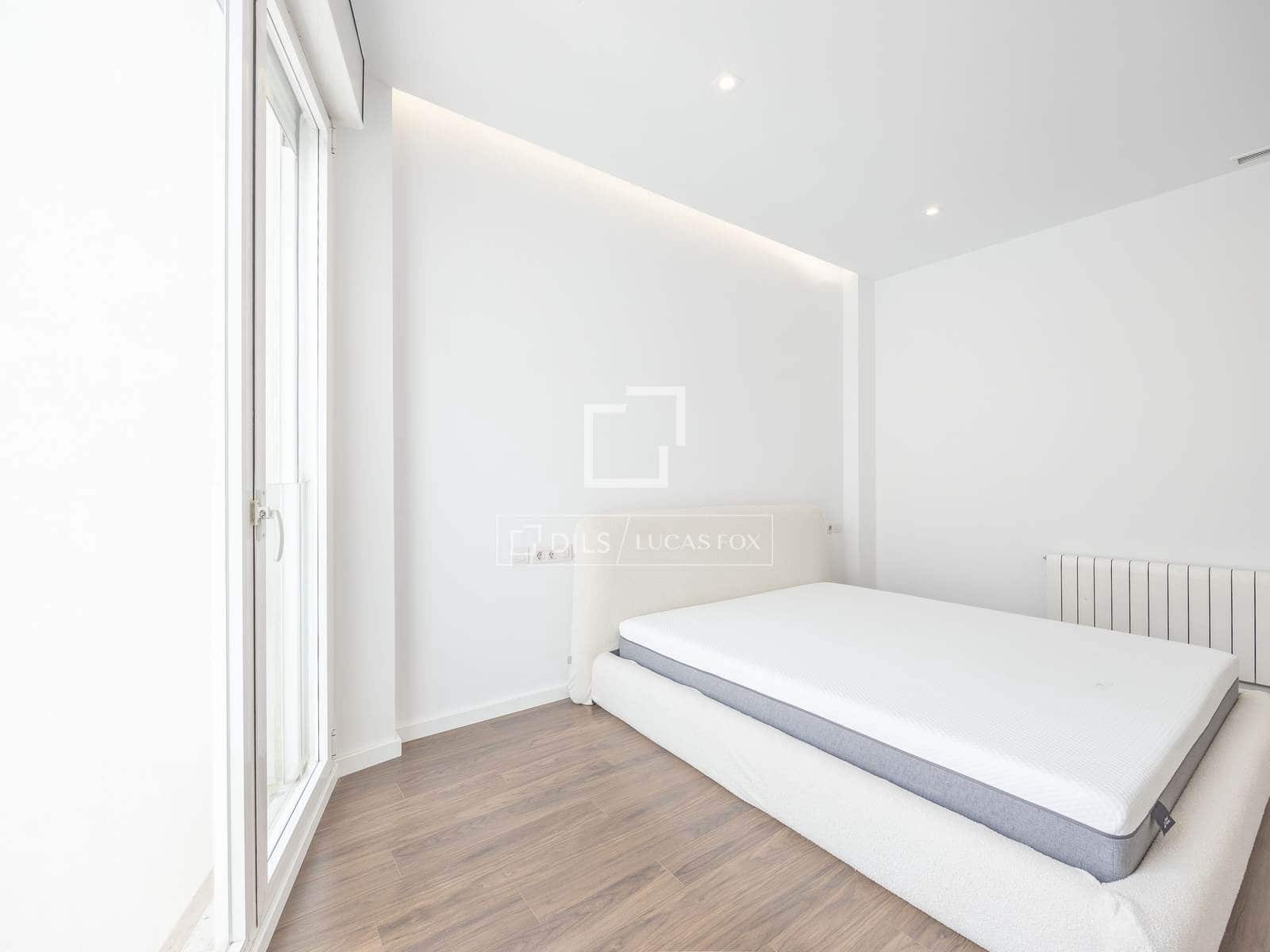 Apartamento de 5 habitaciones en València ciudad en alquiler - 5.000 € (Ref: 10019690)