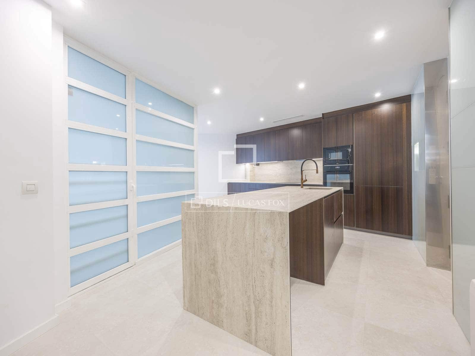 Apartamento de 5 habitaciones en València ciudad en alquiler - 5.000 € (Ref: 10019690)